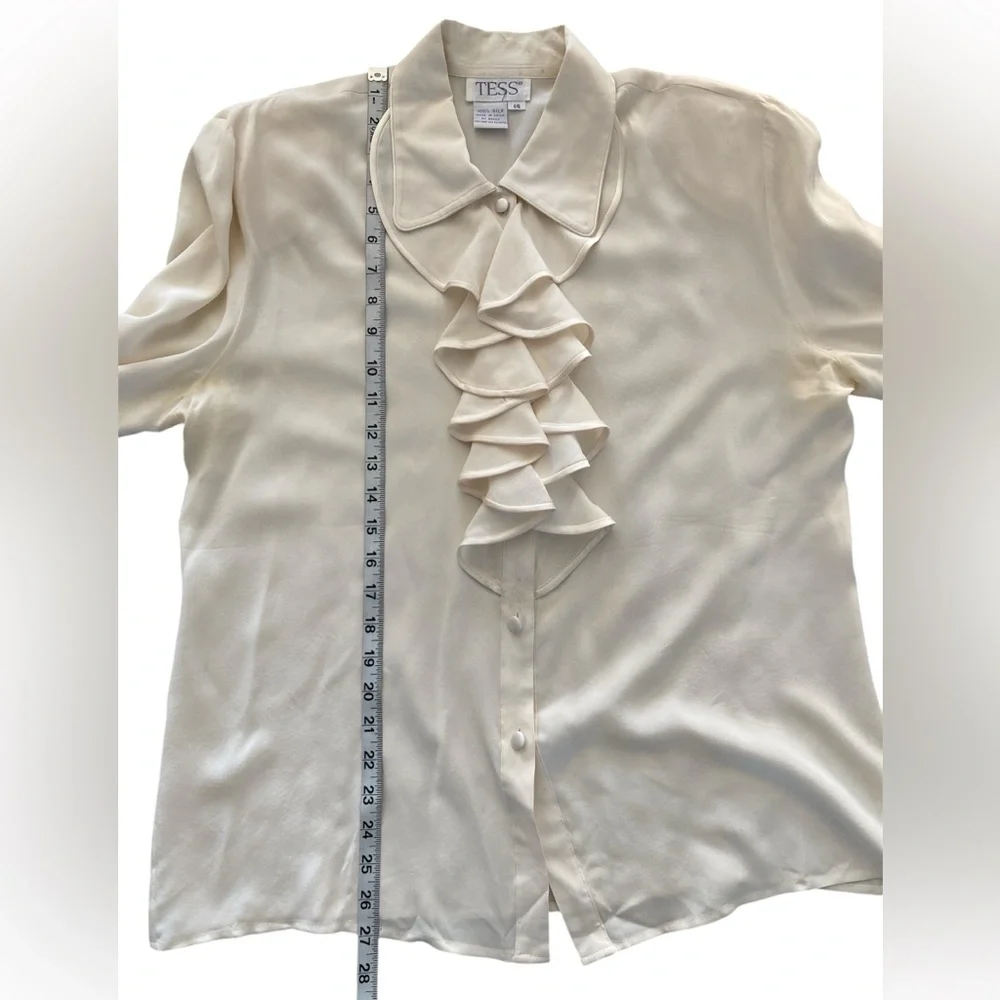 Tess 100% buttery soft silk cream colored ruffled shirt, Sz 14 - Picture 4 of 9